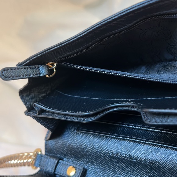 Michael Kors small Envelope crossbody bag - Picture 8 of 17